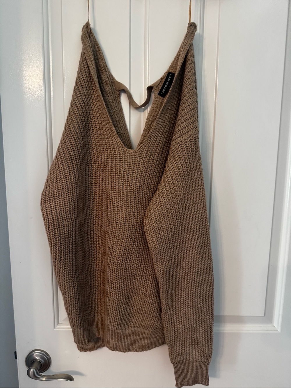 Chunky V-Neck Women’s Sweater in Camel